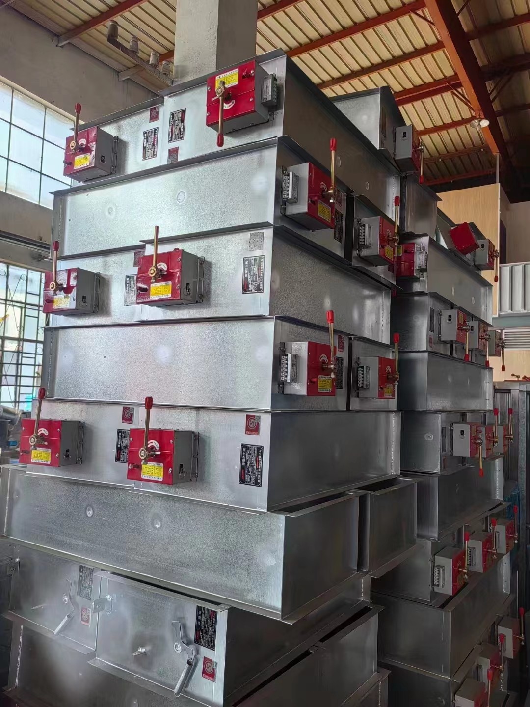 鐢靛姩闃茬伀闃鐨勯厤鐢靛拰鎺у埗鎺㈣